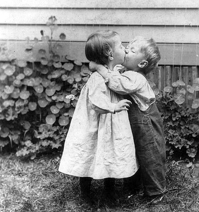 kissing_cousins